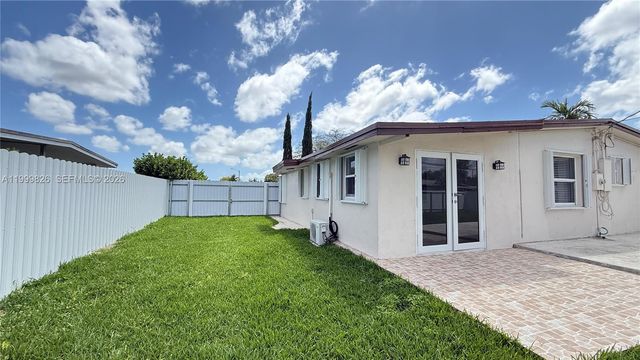 11501 SW 43rd Ln 0, Miami, FL 33165