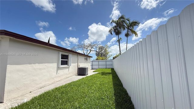 11501 SW 43rd Ln 0, Miami, FL 33165