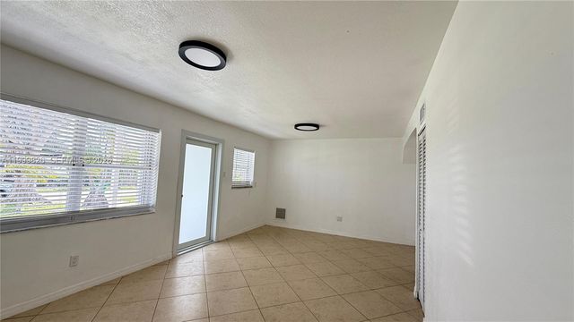 11501 SW 43rd Ln 0, Miami, FL 33165