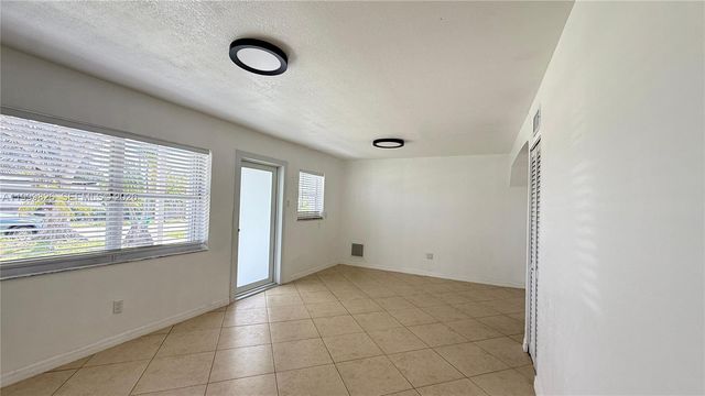 11501 SW 43rd Ln 0, Miami, FL 33165