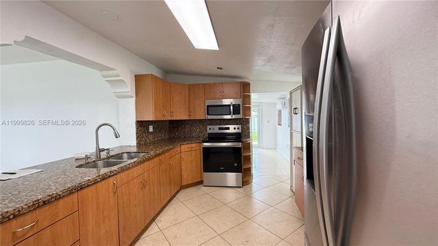 11501 SW 43rd Ln 0, Miami, FL 33165