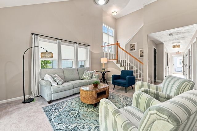 38 Maple Ter 38, Plainville, MA 02762