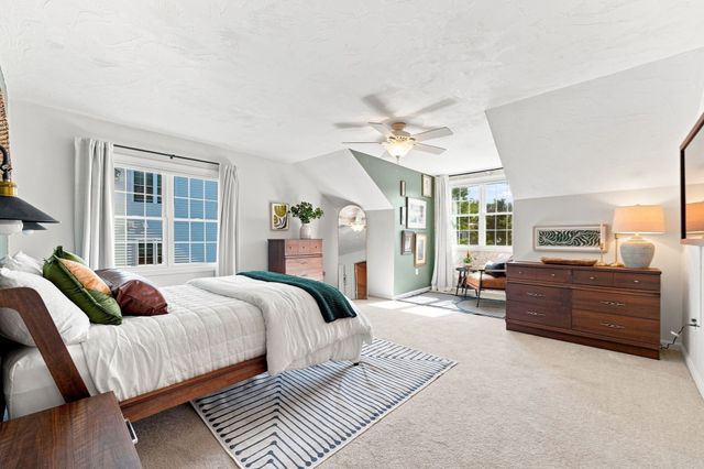 38 Maple Ter 38, Plainville, MA 02762