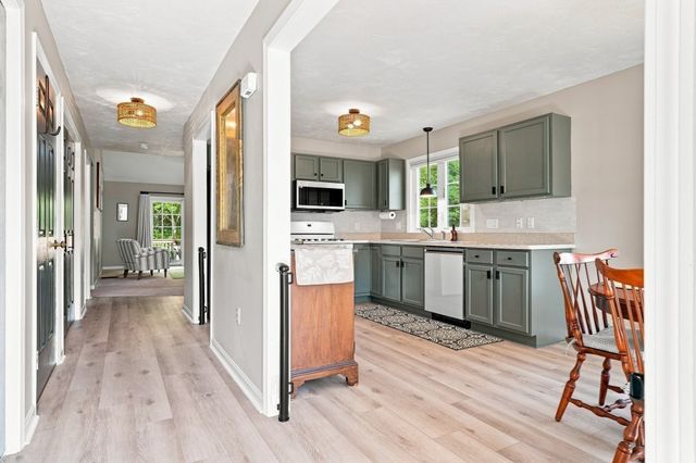 38 Maple Ter 38, Plainville, MA 02762