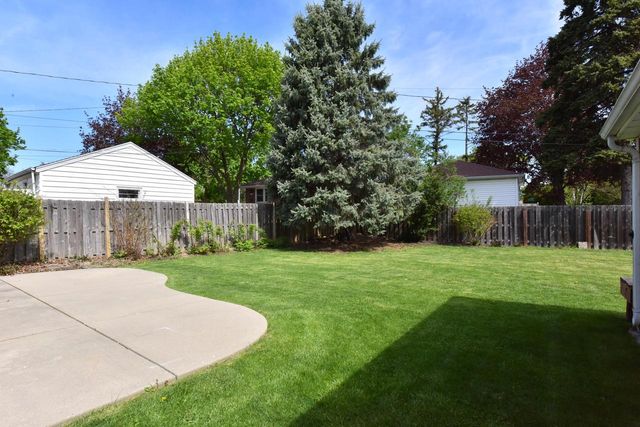 9030 W Harrison AVENUE, West Allis, WI 53227