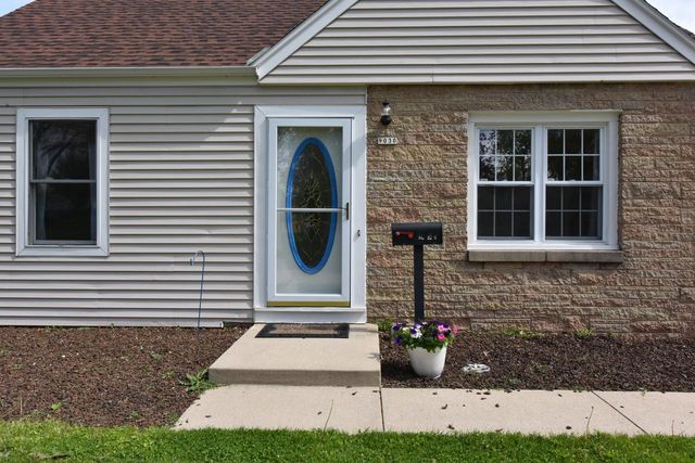 9030 W Harrison AVENUE, West Allis, WI 53227
