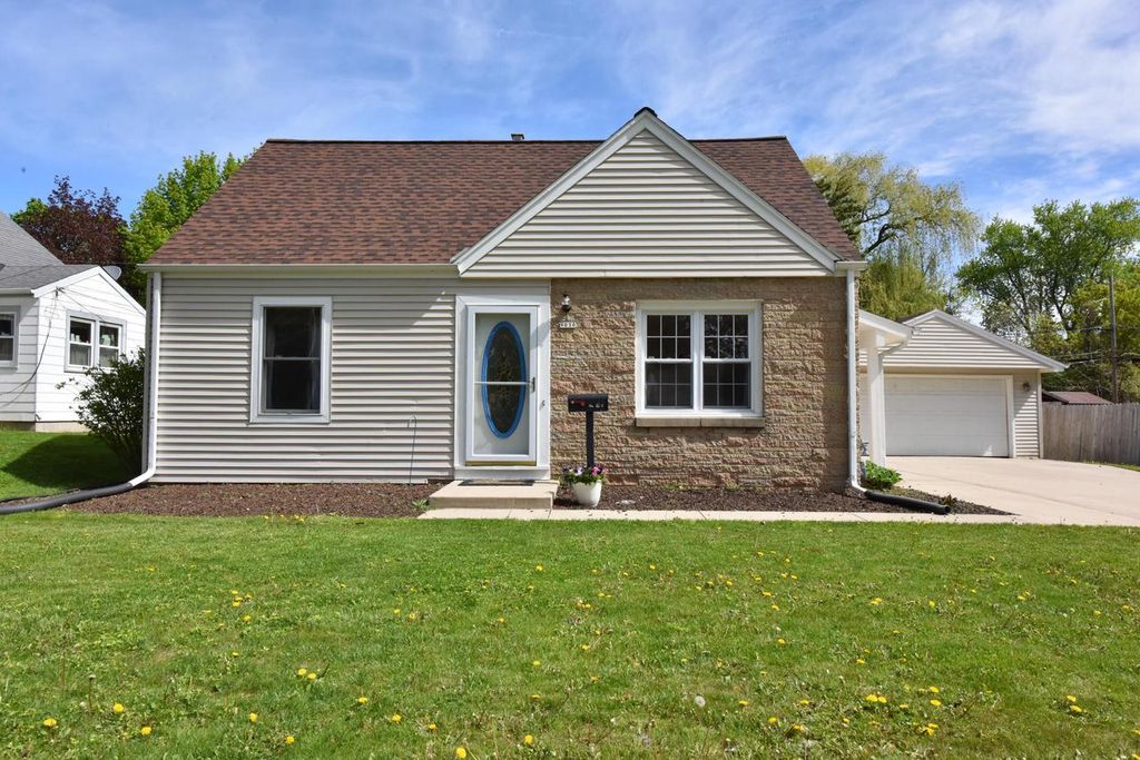9030 W Harrison AVENUE, West Allis, WI 53227