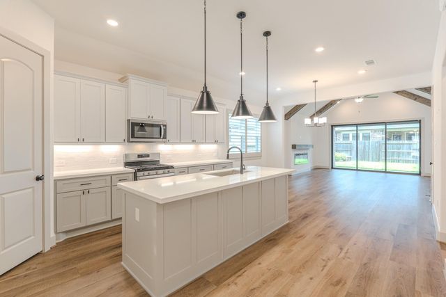 9322 Galloway Woods Trail, Tomball, TX 77375