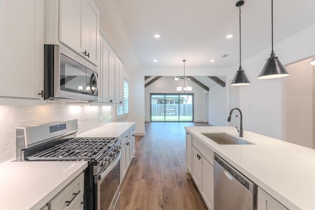 9322 Galloway Woods Trail, Tomball, TX 77375