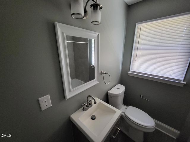 121 N Elizabeth Street, Henderson, NC 27536