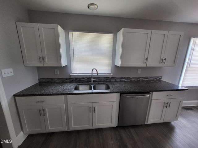 121 N Elizabeth Street, Henderson, NC 27536