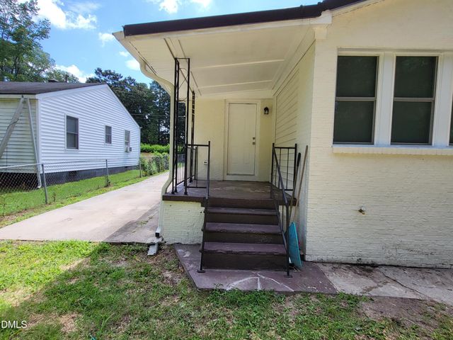 121 N Elizabeth Street, Henderson, NC 27536