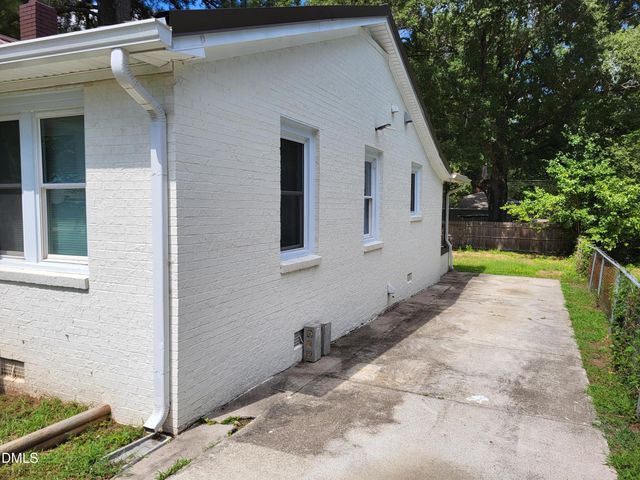 121 N Elizabeth Street, Henderson, NC 27536