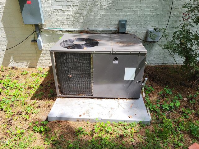 121 N Elizabeth Street, Henderson, NC 27536