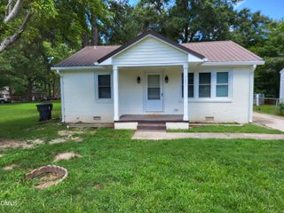 121 N Elizabeth Street, Henderson, NC 27536