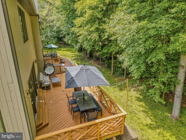 904 FALLS BRIDGE LN, Great Falls, VA 22066
