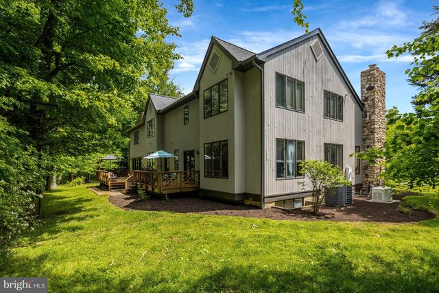904 FALLS BRIDGE LN, Great Falls, VA 22066