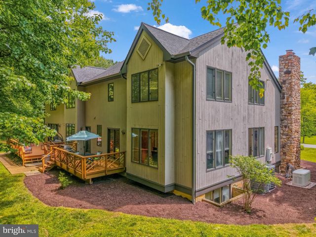 904 FALLS BRIDGE LN, Great Falls, VA 22066