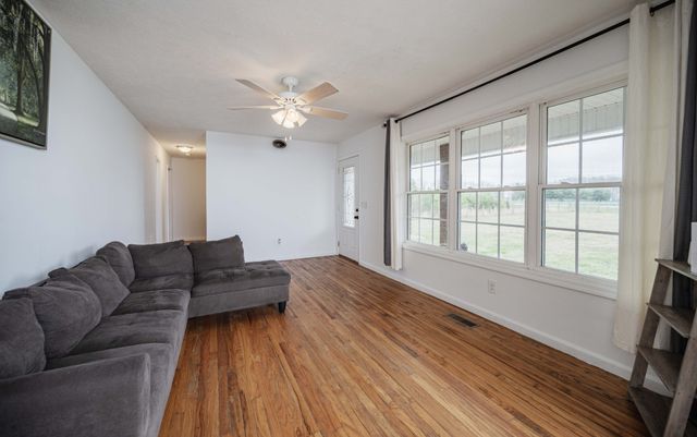 10334 Jim Cummings Hwy, Bradyville, TN 37026