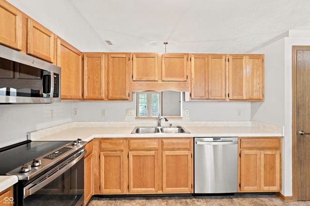 6352 Decatur Commons, Indianapolis, IN 46221