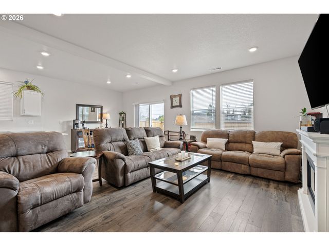 2259 30TH Pl, Springfield, OR 97477