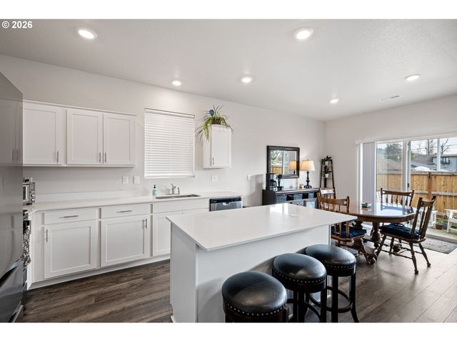 2259 30TH Pl, Springfield, OR 97477