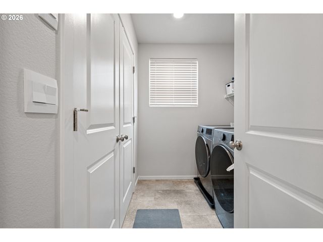 2259 30TH Pl, Springfield, OR 97477