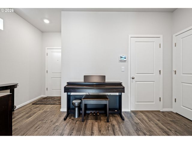 2259 30TH Pl, Springfield, OR 97477