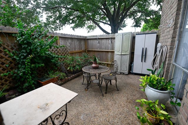 4629 Wild Indigo Street 581, Houston, TX 77027