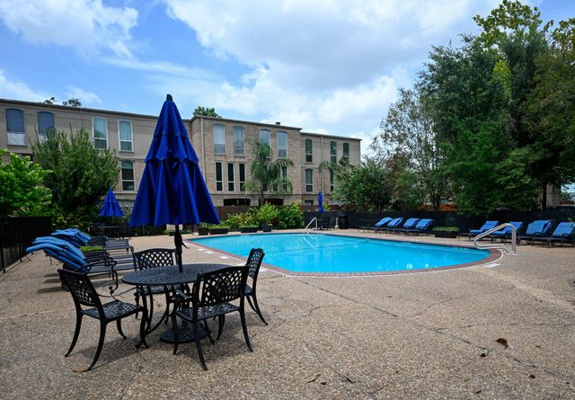 4629 Wild Indigo Street 581, Houston, TX 77027