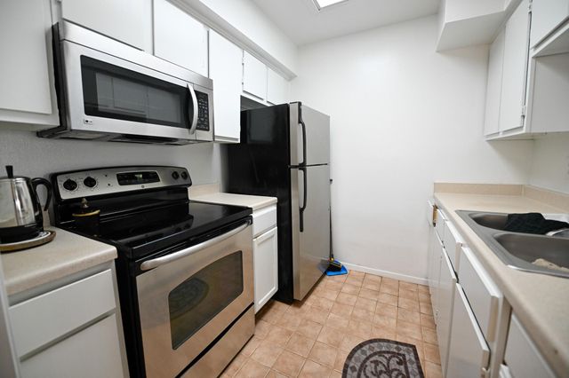4629 Wild Indigo Street 581, Houston, TX 77027