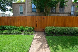 4629 Wild Indigo Street 581, Houston, TX 77027