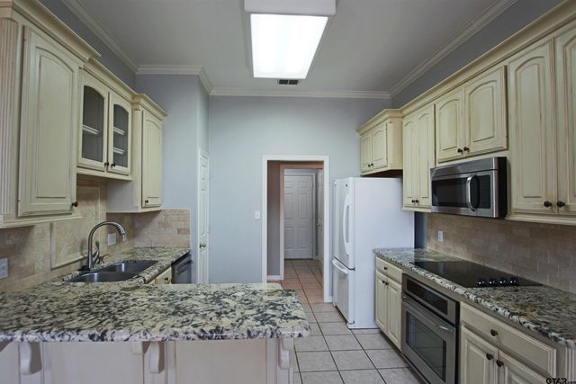 5707 Nicholson Dr, Tyler, TX 75707