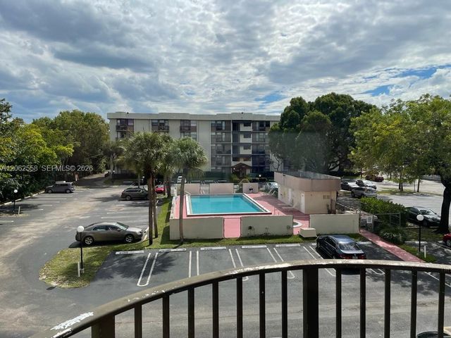 2771 Riverside Drive 307A, Coral Springs, FL 33065