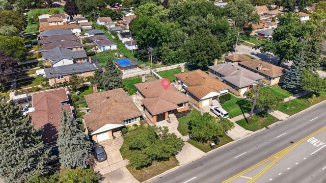 7748 W Oakton Street, Niles, IL 60714