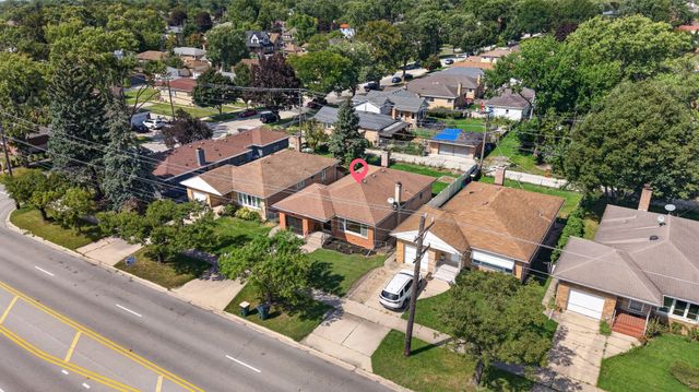7748 W Oakton Street, Niles, IL 60714