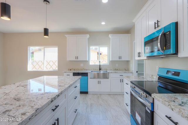 233 E Cedar Avenue, Casa Grande, AZ 85122