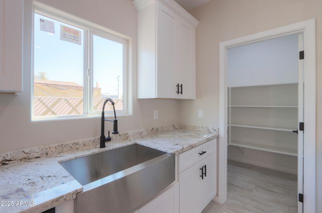 233 E Cedar Avenue, Casa Grande, AZ 85122