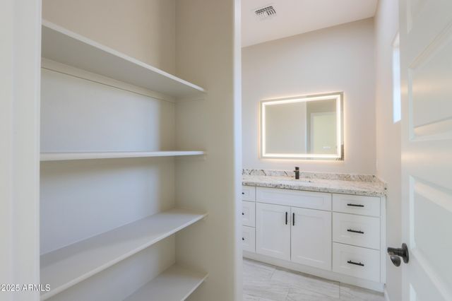 233 E Cedar Avenue, Casa Grande, AZ 85122