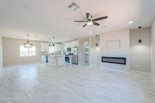 233 E Cedar Avenue, Casa Grande, AZ 85122