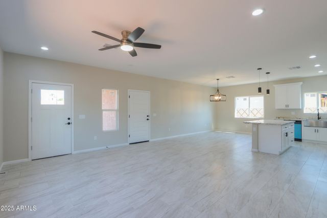 233 E Cedar Avenue, Casa Grande, AZ 85122