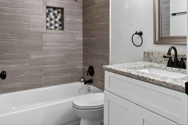 8822 Pertshire St, San Antonio, TX 78254