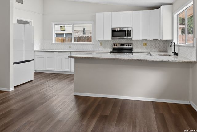 8822 Pertshire St, San Antonio, TX 78254