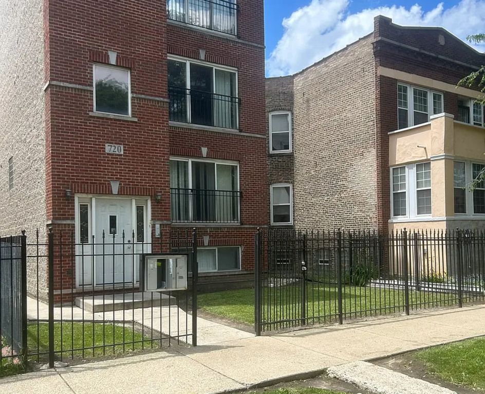 720 N Central Park Avenue 1, Chicago, IL 60651