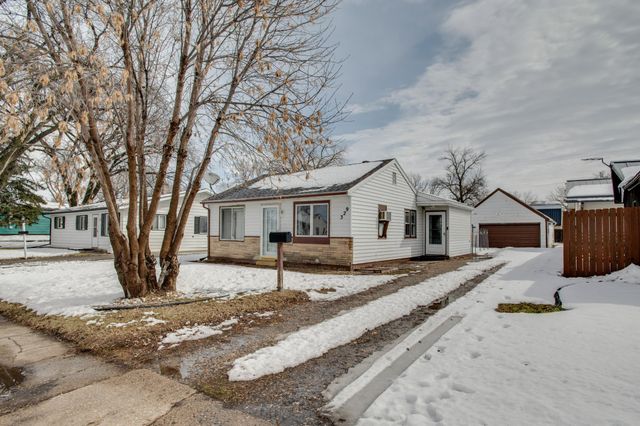 329 21st Street N, Fargo, ND 58102