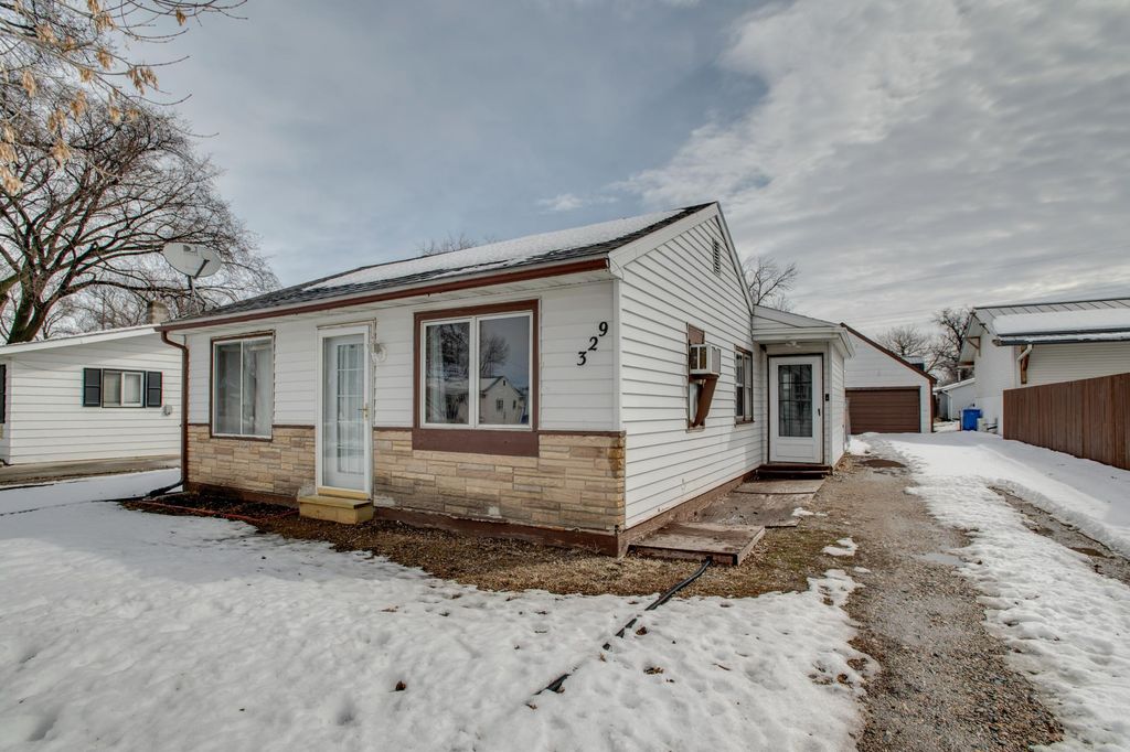 329 21st Street N, Fargo, ND 58102