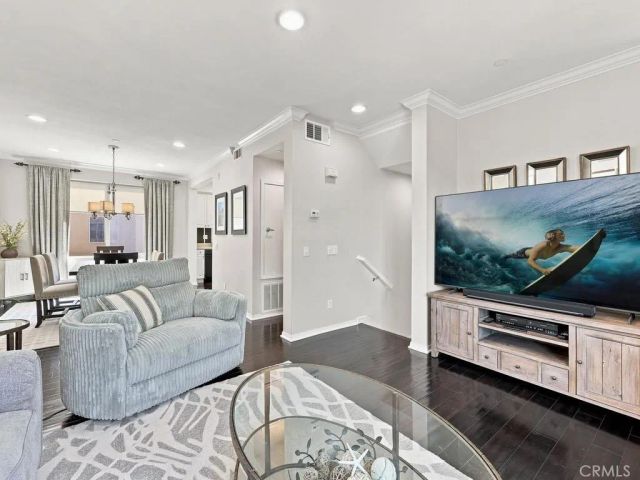 5440 Pacific Terrace 105, Hawthorne, CA 90250