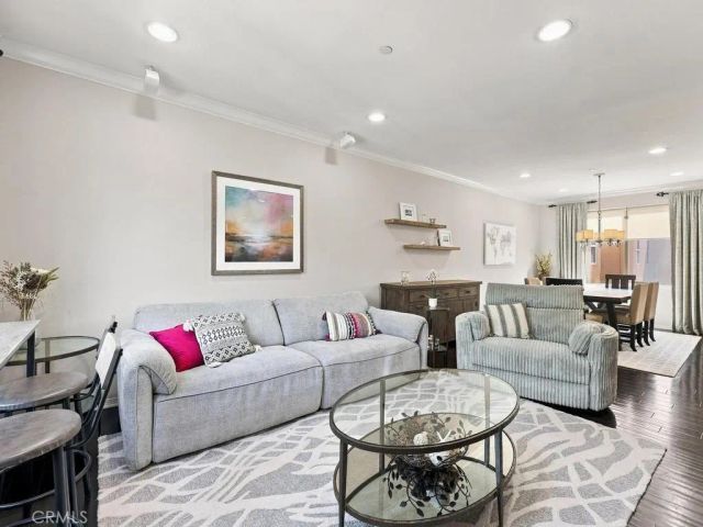 5440 Pacific Terrace 105, Hawthorne, CA 90250