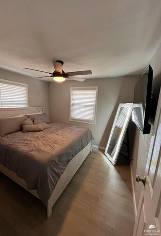 818 Tuttle Street, Manhattan, KS 66502