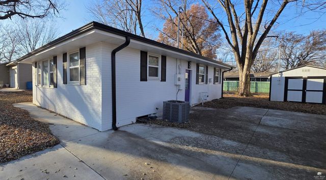 818 Tuttle Street, Manhattan, KS 66502
